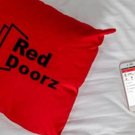 Hotel Reddoorz Near Hayam Wuruk Plaza Yakarta Exterior foto