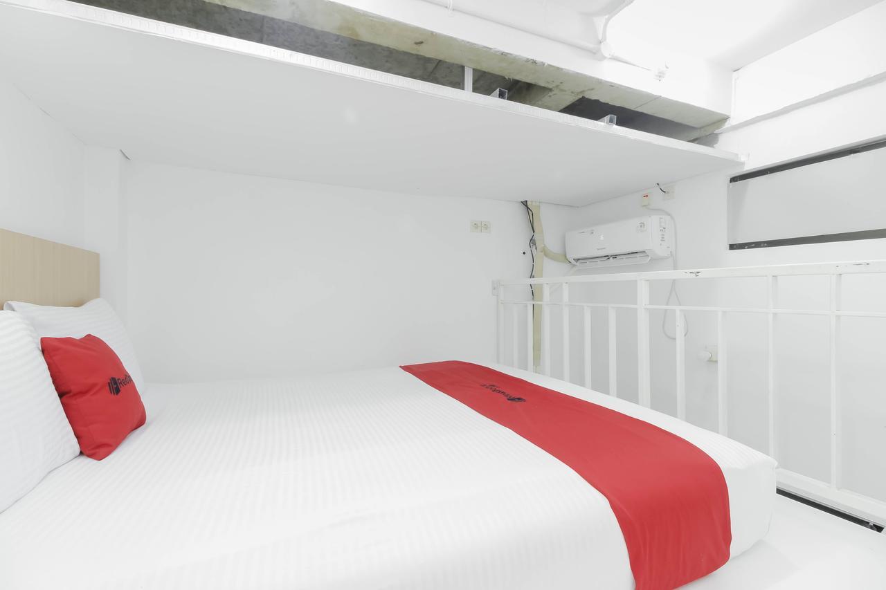 Hotel Reddoorz Near Hayam Wuruk Plaza Yakarta Exterior foto