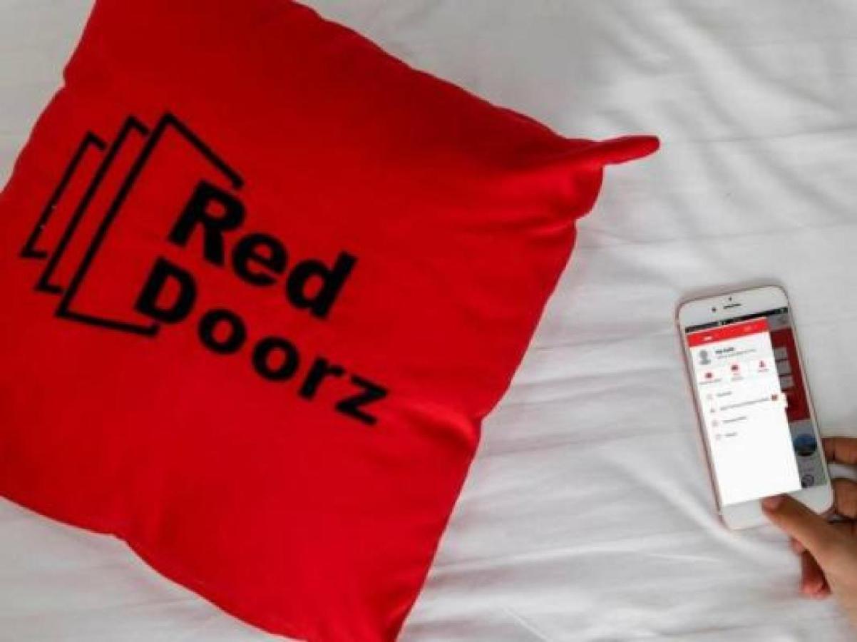 Hotel Reddoorz Near Hayam Wuruk Plaza Yakarta Exterior foto
